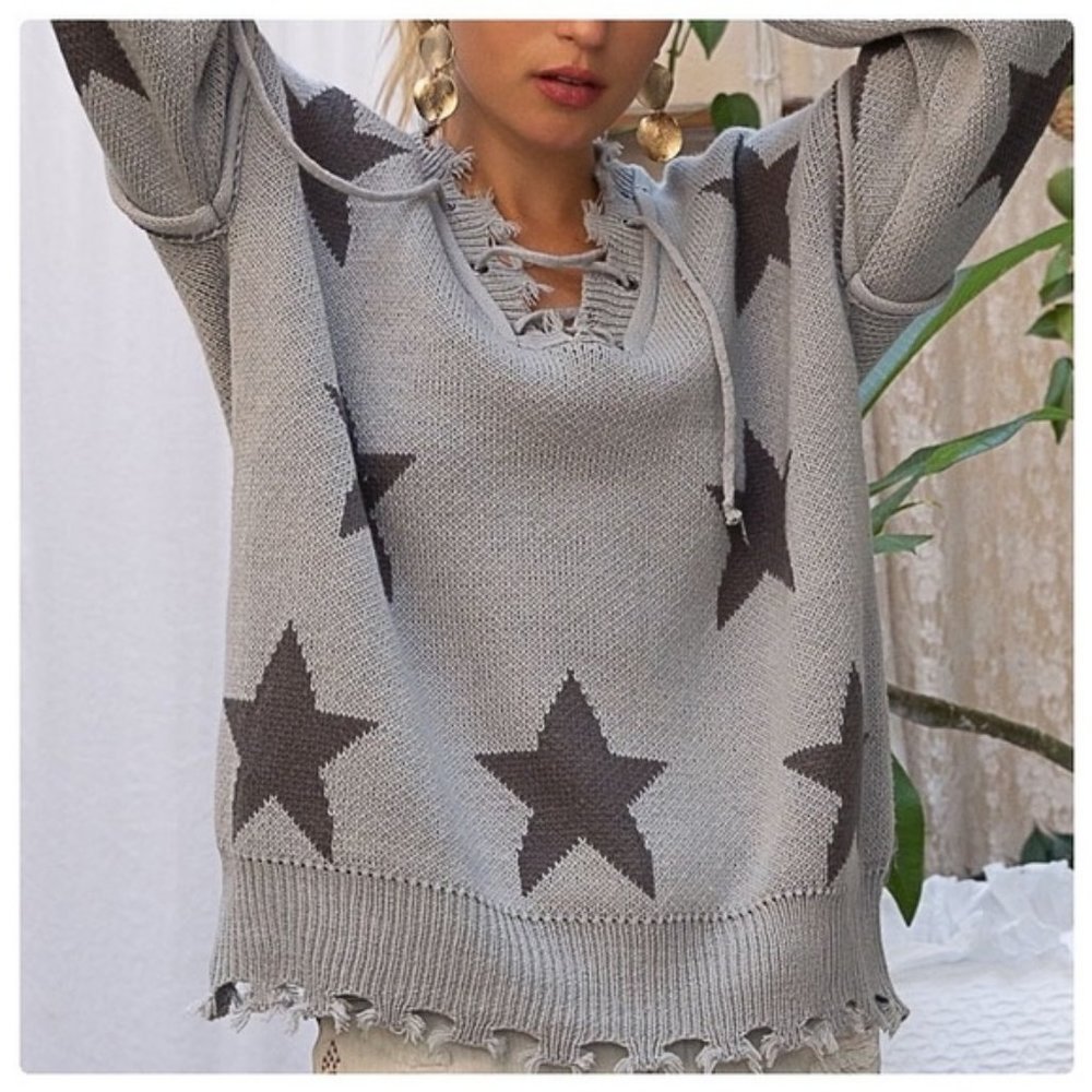 POL It's Back! All about Stars Knit Sweater - Picture 2 of 12